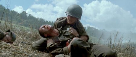 LA DELGADA LÍNEA ROJA (THE THIN RED LINE) | Lumiton