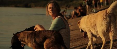 LA MUJER DE LOS PERROS | Lumiton