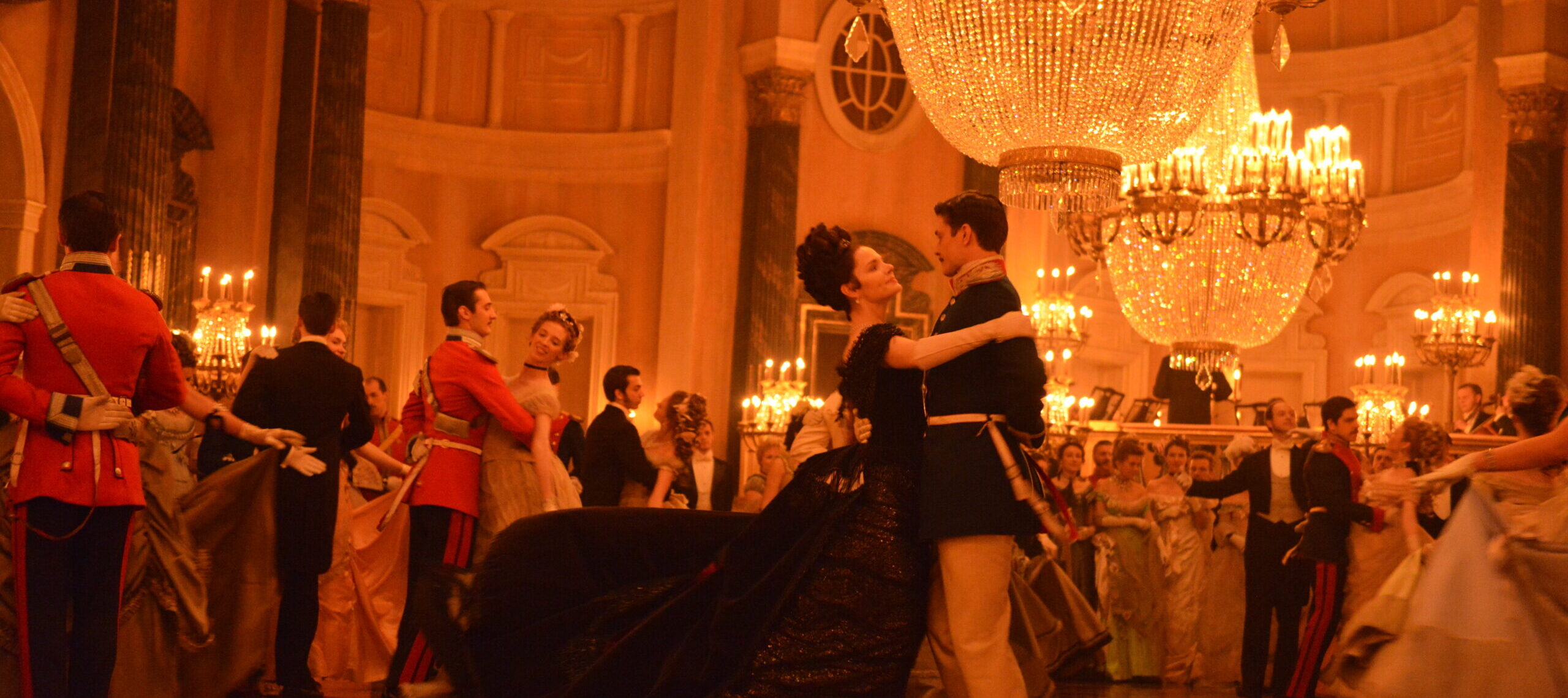 ANNA KARENINA. LA HISTORIA DE VRONSKY (ANNA KARENINA. ISTORIYA VRONSKOGO)