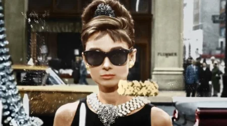DESAYUNANDO EN TIFFANY’S (BREAKFAST AT TIFFANY'S) | Lumiton